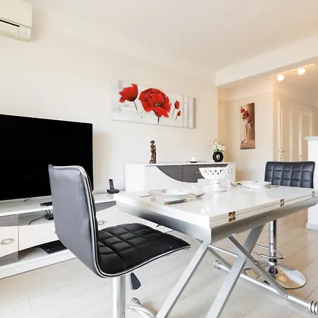 Upstays Bright 1br 50m² With Terrace Center Cannes