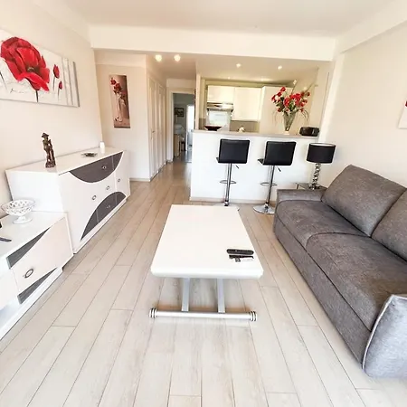Upstays Bright 1br 50m² With Terrace Center * Cannes
