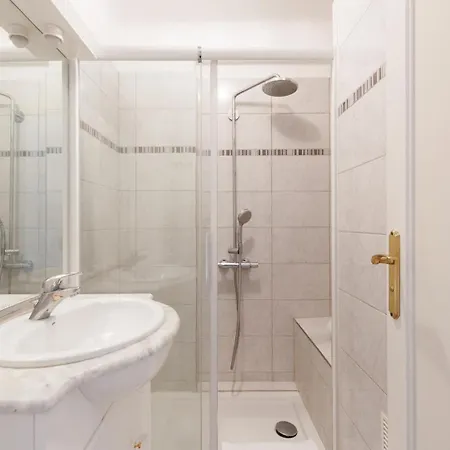 Upstays Bright 1br 50m² With Terrace Center Apartament Cannes
