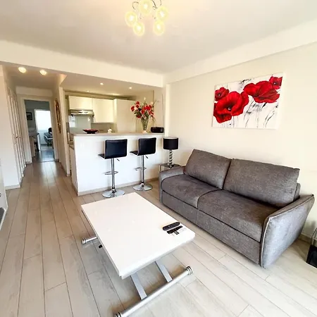 Upstays Bright 1br 50m² With Terrace Center Apartament Cannes