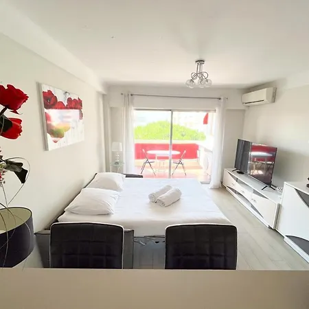 Lejlighed Upstays Bright 1br 50m² With Terrace Center